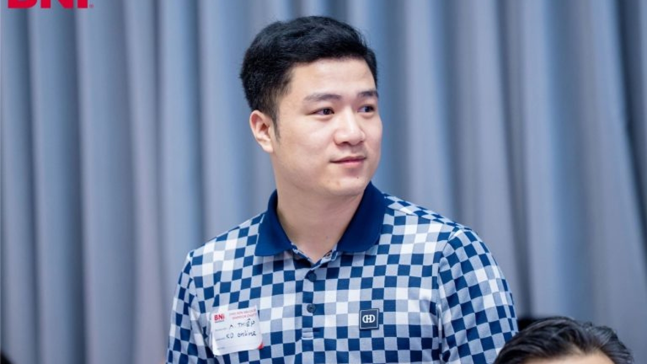 Thiệp – Một Người Chọn Làm Thật Kỹ Trong Một Thế Giới Thích Làm Nhanh