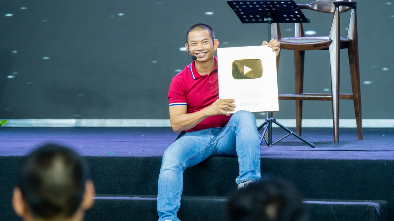 Phạm Thành Long Và Kỷ Luật Thép: Vì Sao Người Thành Công Không Sống Theo Cảm Xúc?