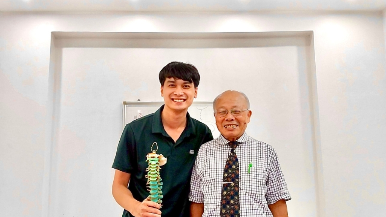 Bác Sĩ Tú – Nghiêm túc, trách nghiệm đúng với nghề trong từng ca phục hồi